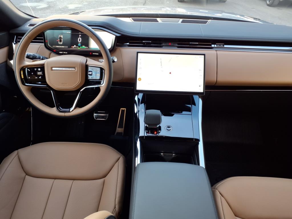 2025 Land Rover Range Rover Sport P460e Dynamic SE photo 4