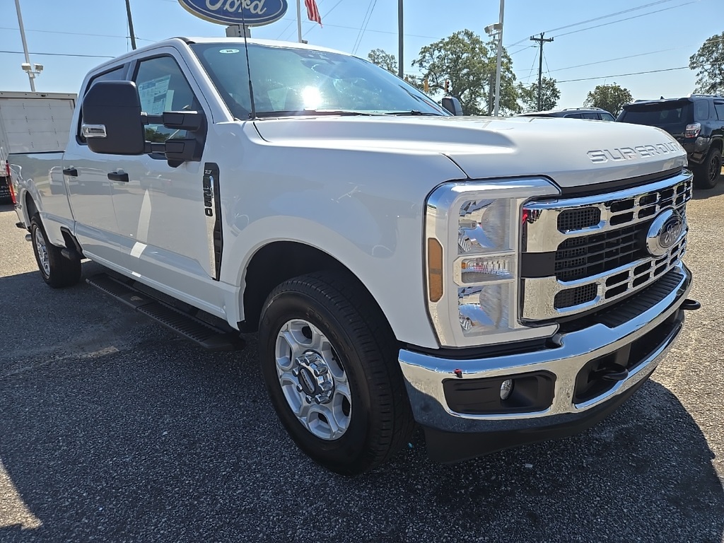 2026 Ford F-250 XLT photo 3