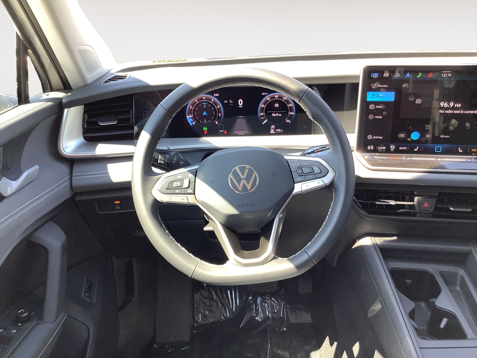 2025 Volkswagen Tiguan SE photo 14