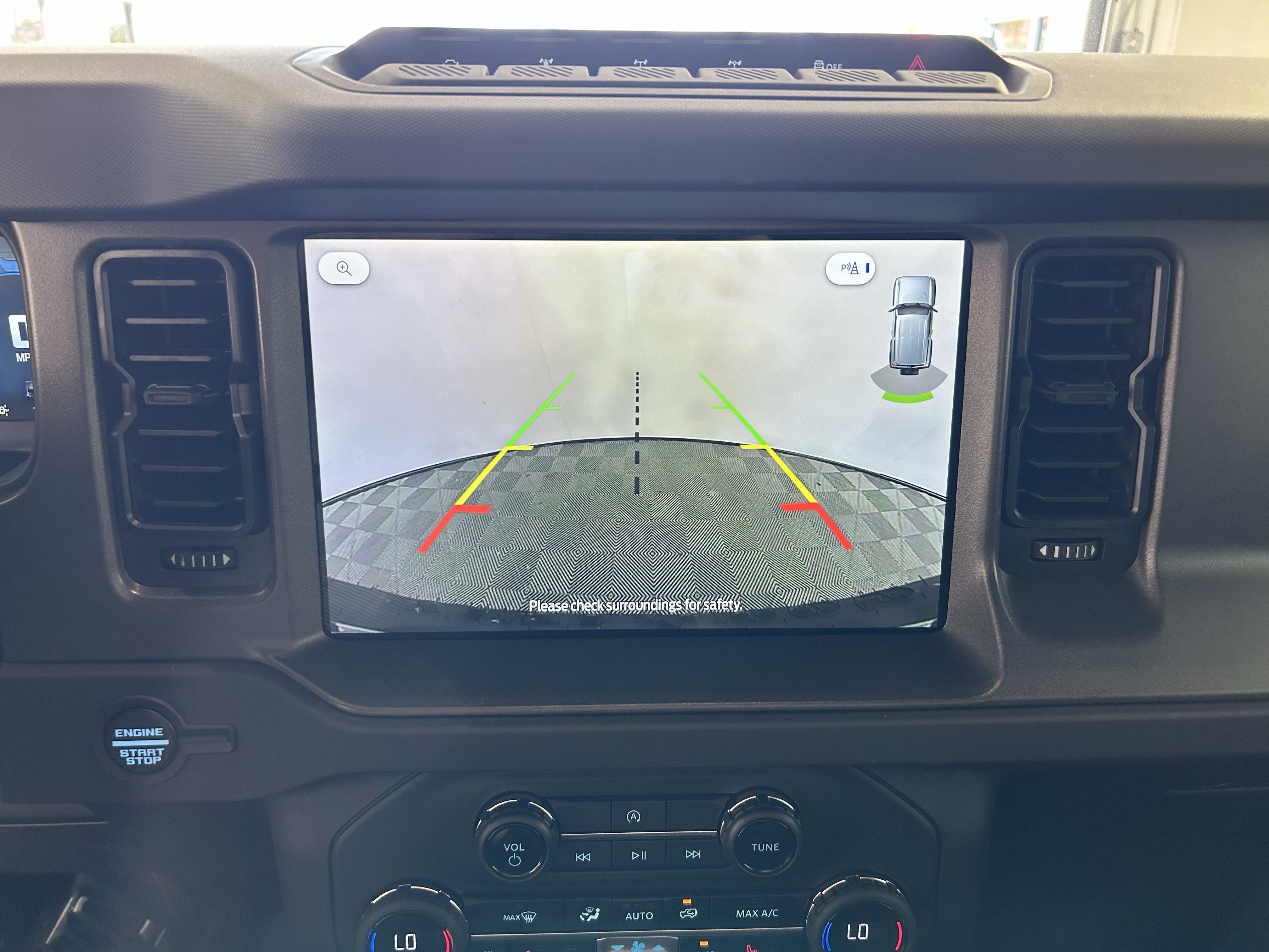 2025 Ford Bronco Badlands photo 9