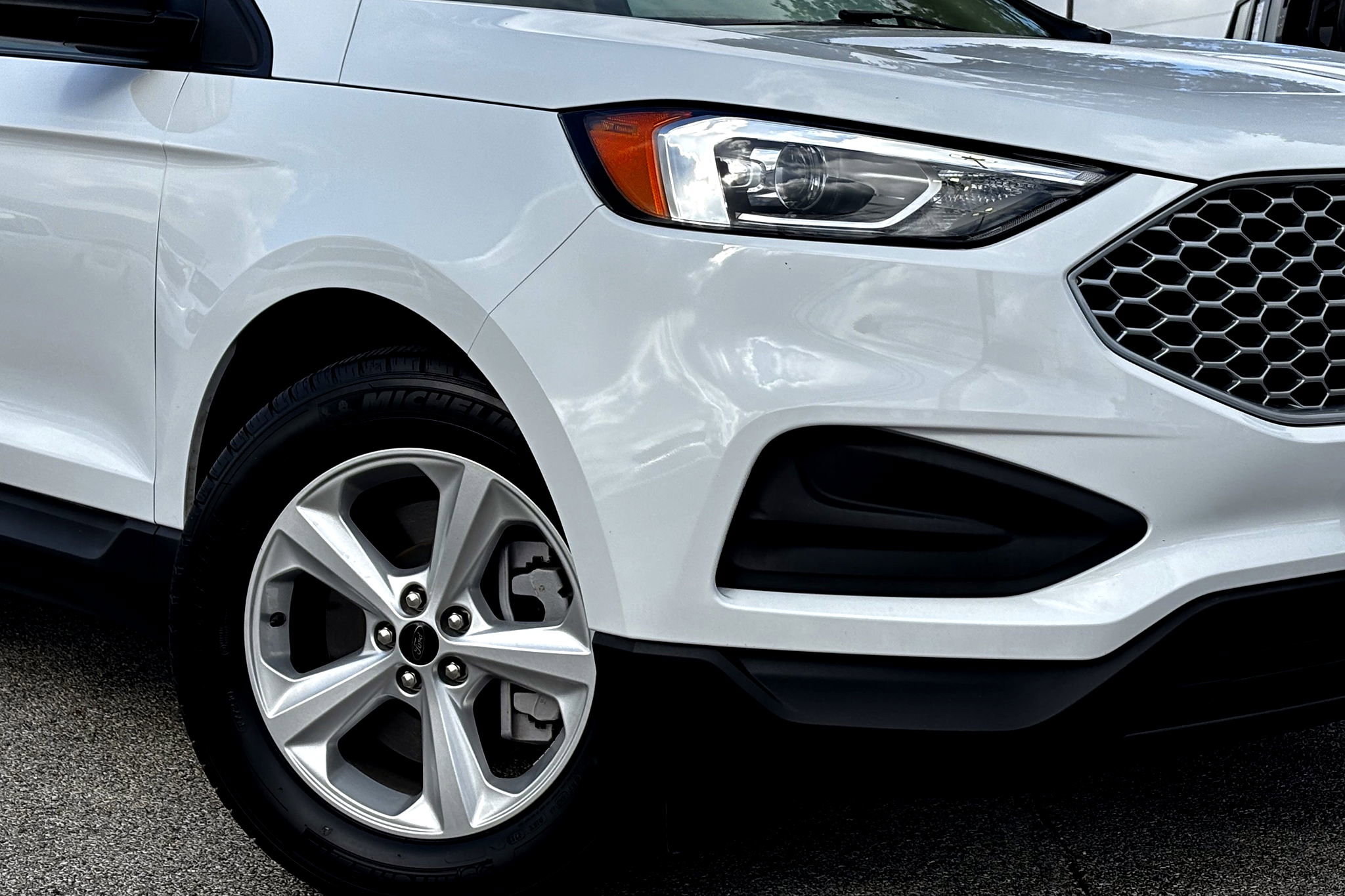 2024 Ford Edge SE photo 3