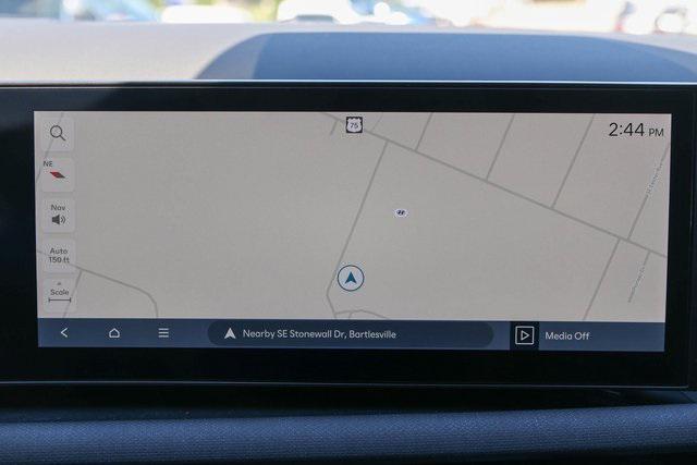 New 2025 White Hyundai SEL Convenience image 19