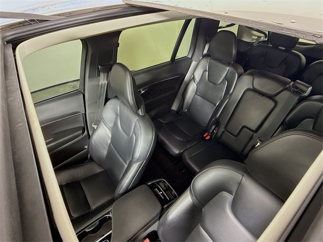 2020 Volvo XC90 T5 Momentum photo 10