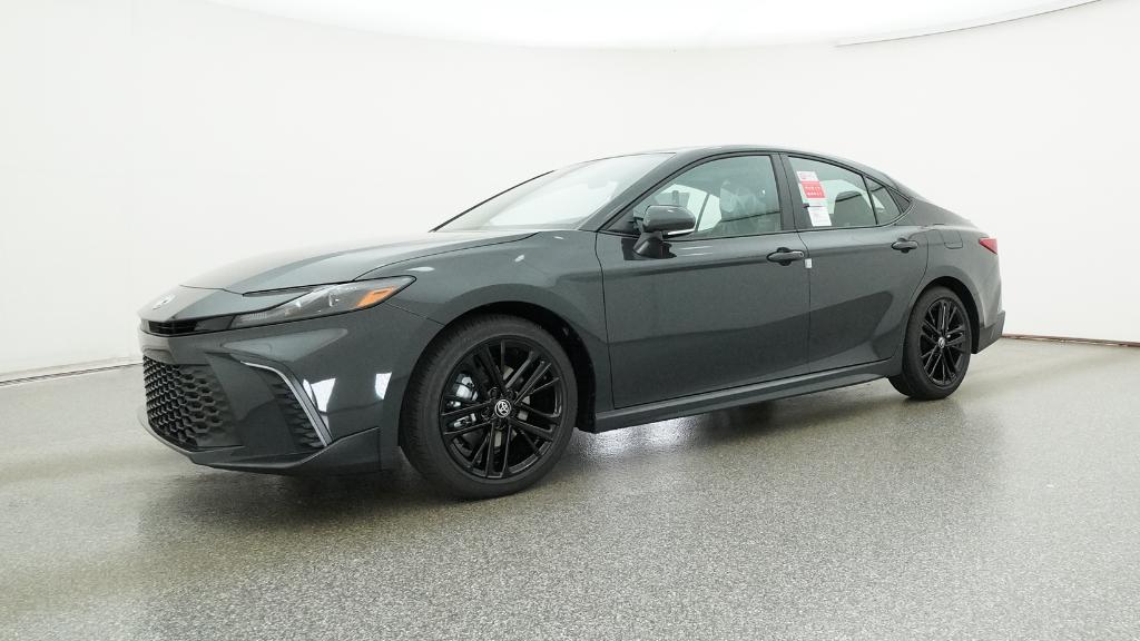 2025 Toyota Camry SE photo 5
