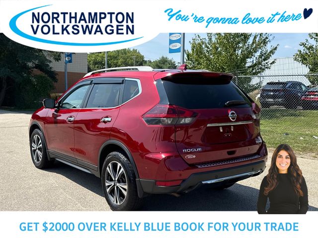 2019 Nissan Rogue SV photo 5