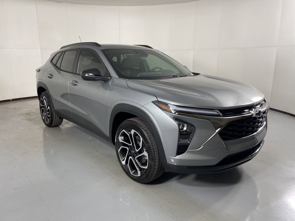 2026 Chevrolet Trax photo 2