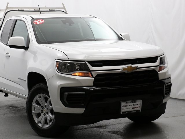 2022 Chevrolet Colorado LT photo 2