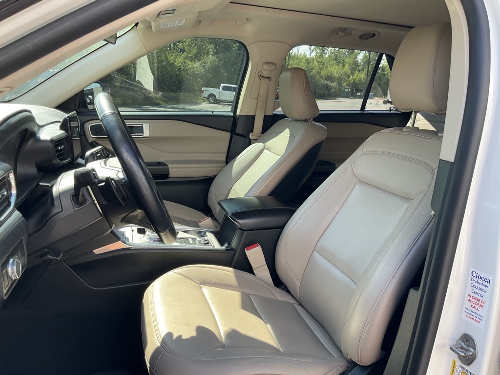 2020 Ford Explorer XLT photo 13