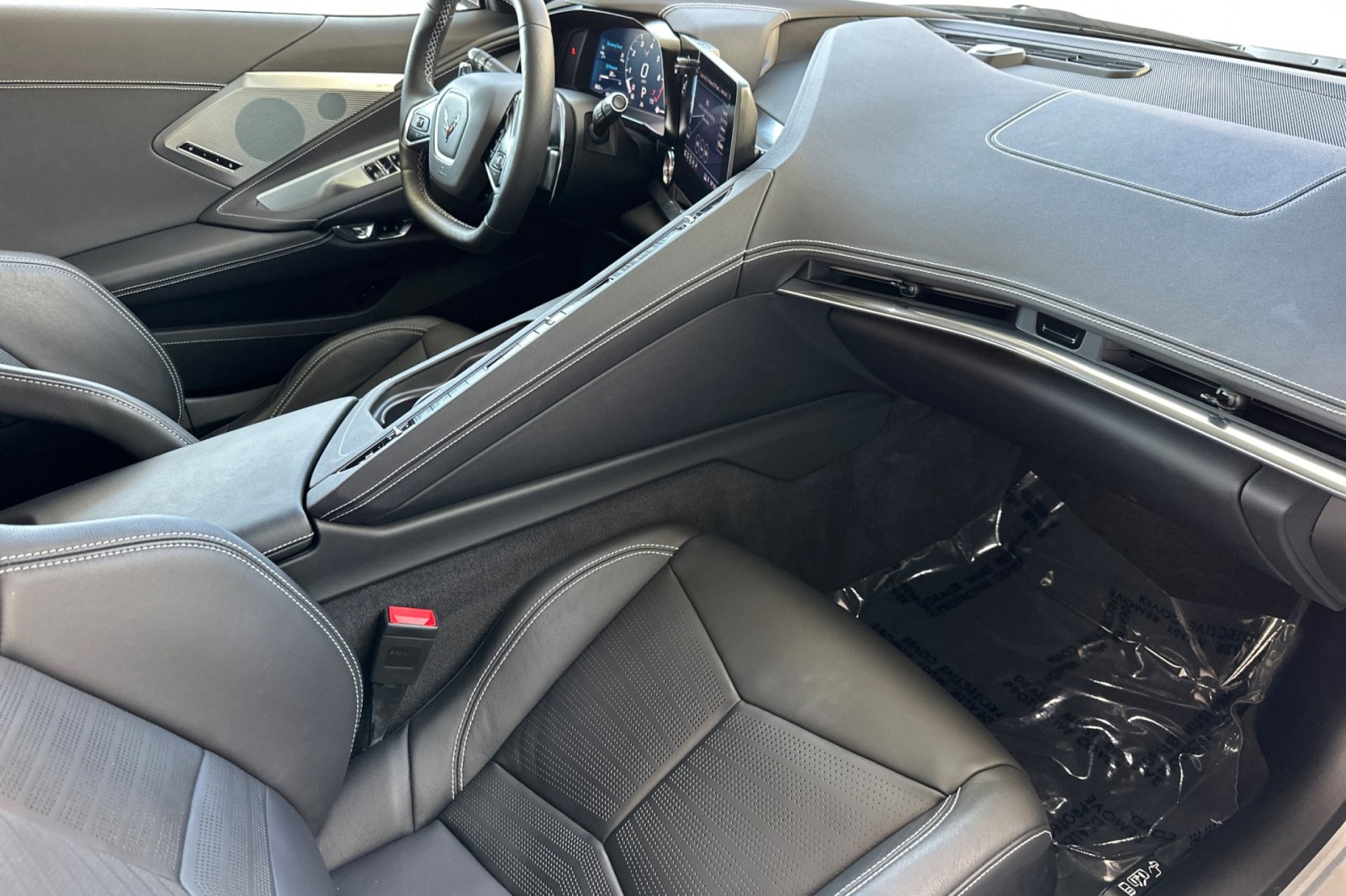 2020 Chevrolet Corvette 2LT Convertible photo 17