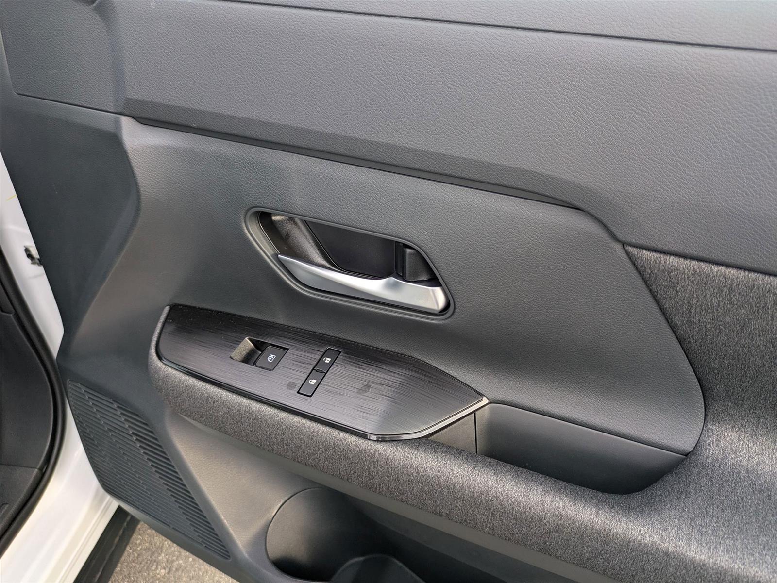 2026 Nissan Kicks SV photo 28