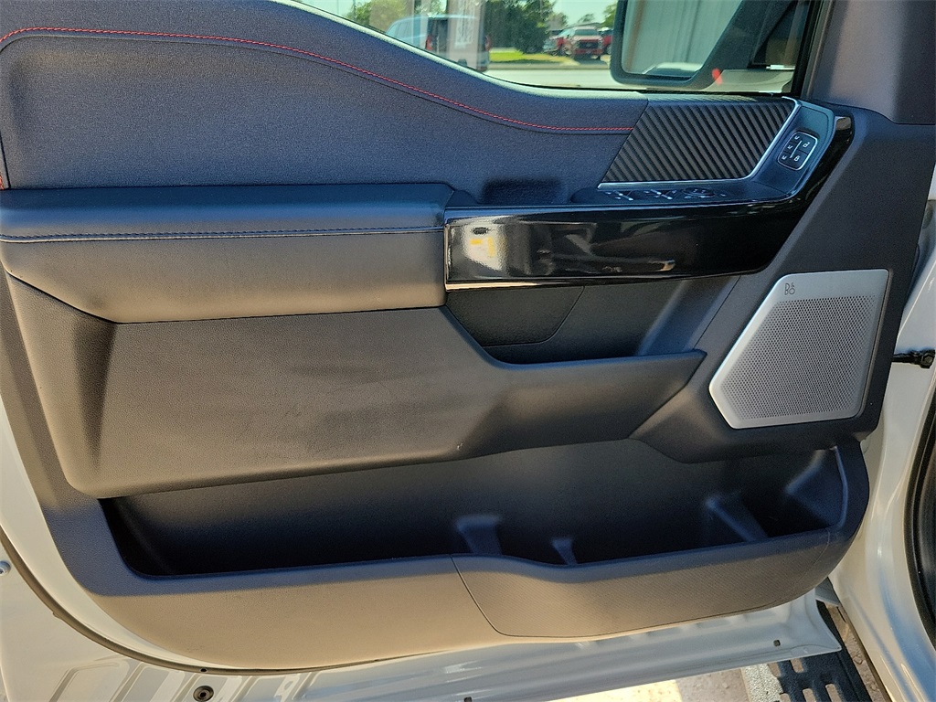 2023 Ford F-150 Raptor photo 18