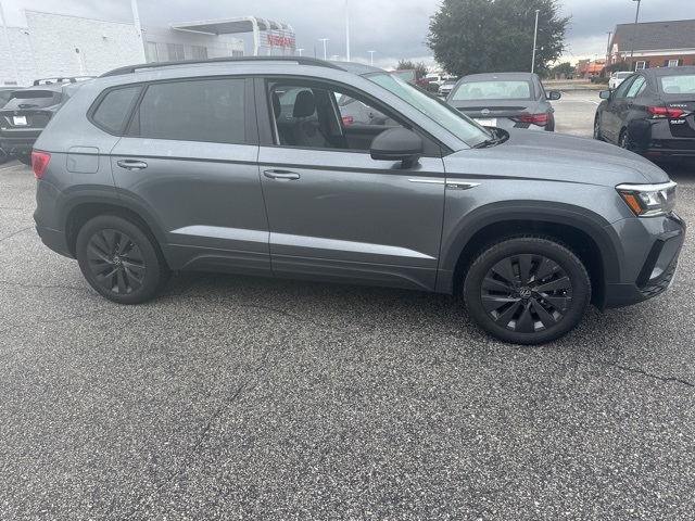 2024 Volkswagen Taos S photo 4