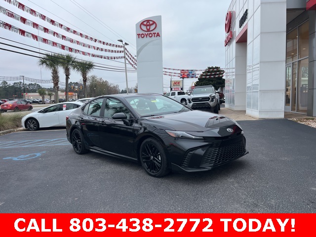 2025 Toyota Camry SE's photo