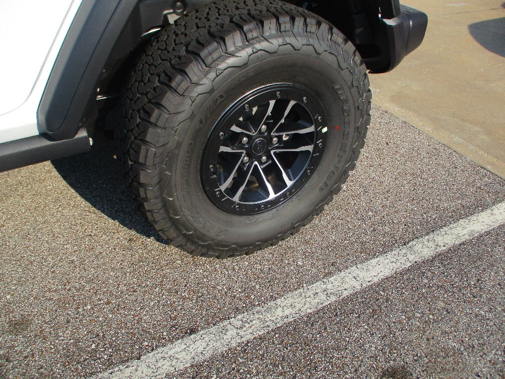2025 Jeep Wrangler Willys photo 20
