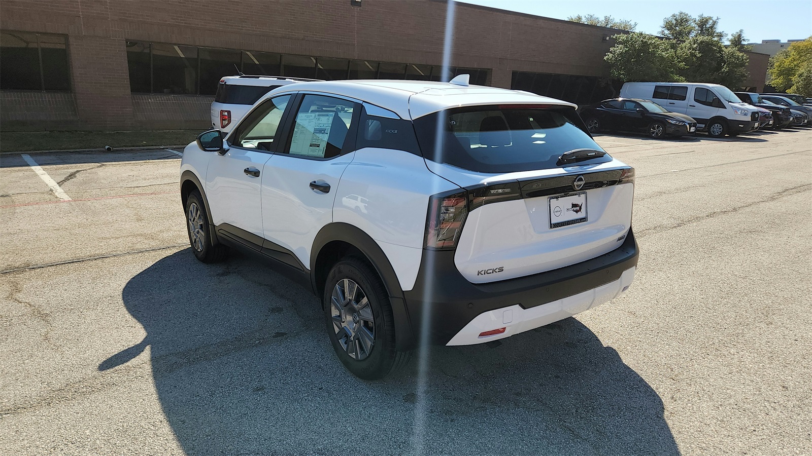 2025 Nissan Kicks Play S photo 4