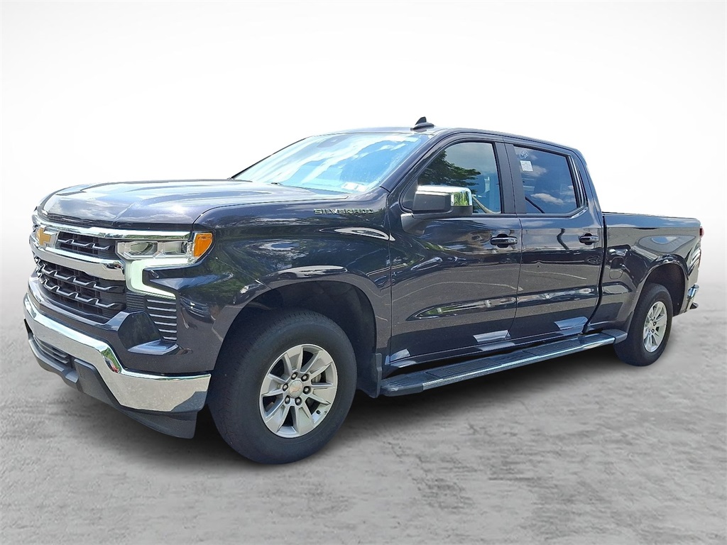 2024 Chevrolet Silverado 1500 LT photo 3