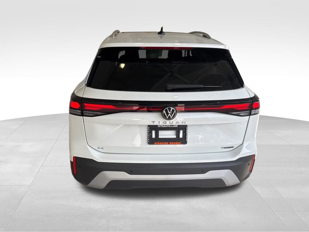 2025 Volkswagen Tiguan SE photo 4