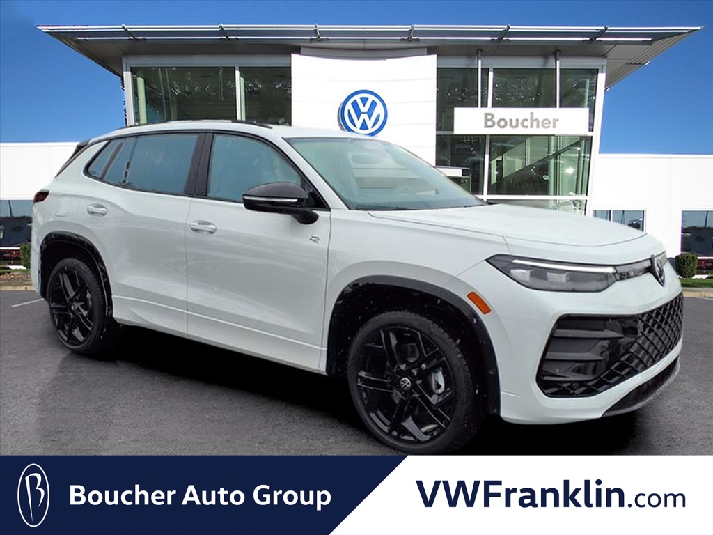 2026 Volkswagen Tiguan SE R-LINE BLACK's photo