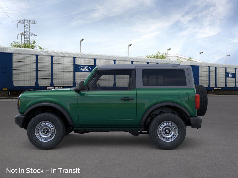 2025 Ford Bronco Base photo 3