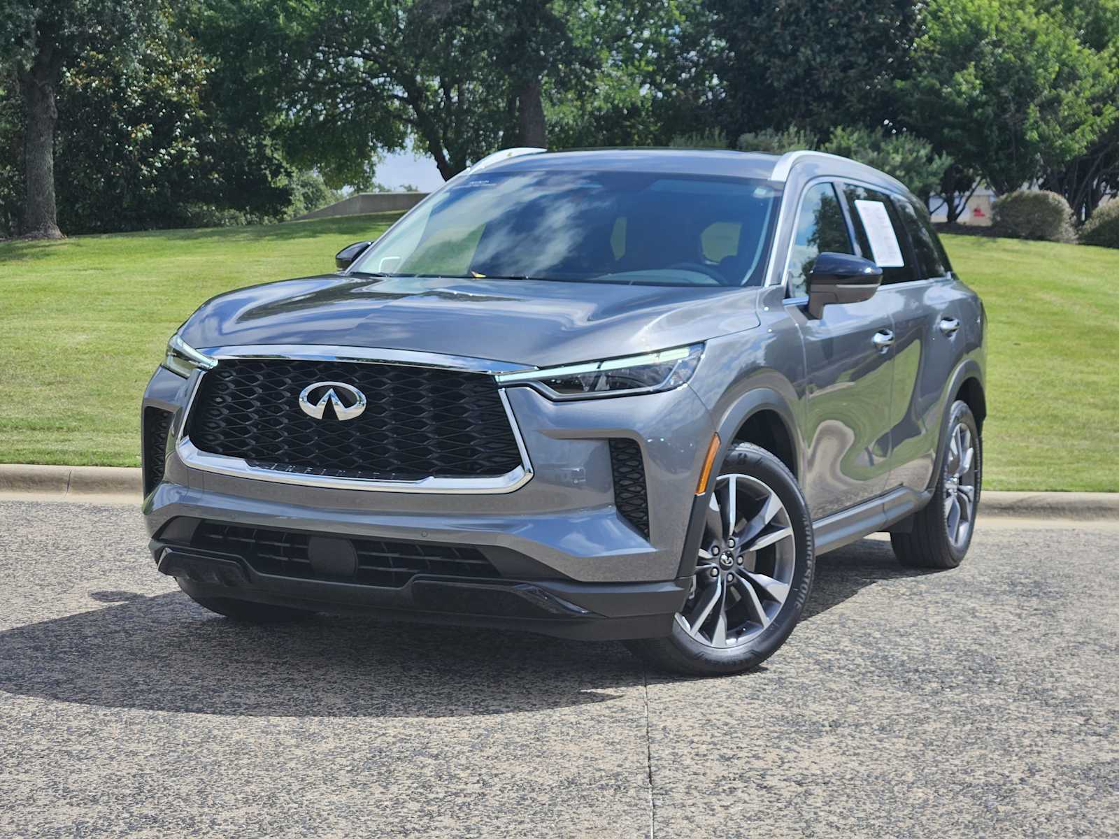 2024 INFINITI QX60 LUXE