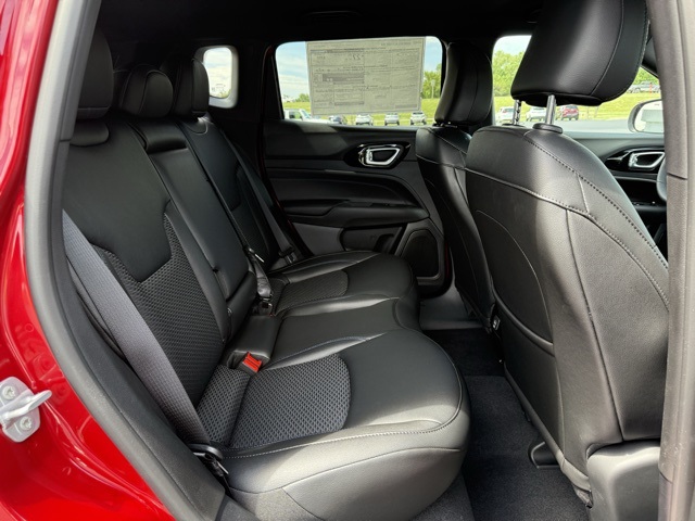 2025 Jeep Compass Latitude photo 12