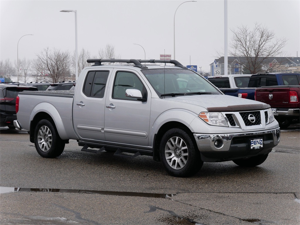 2009 Nissan Frontier LE's photo