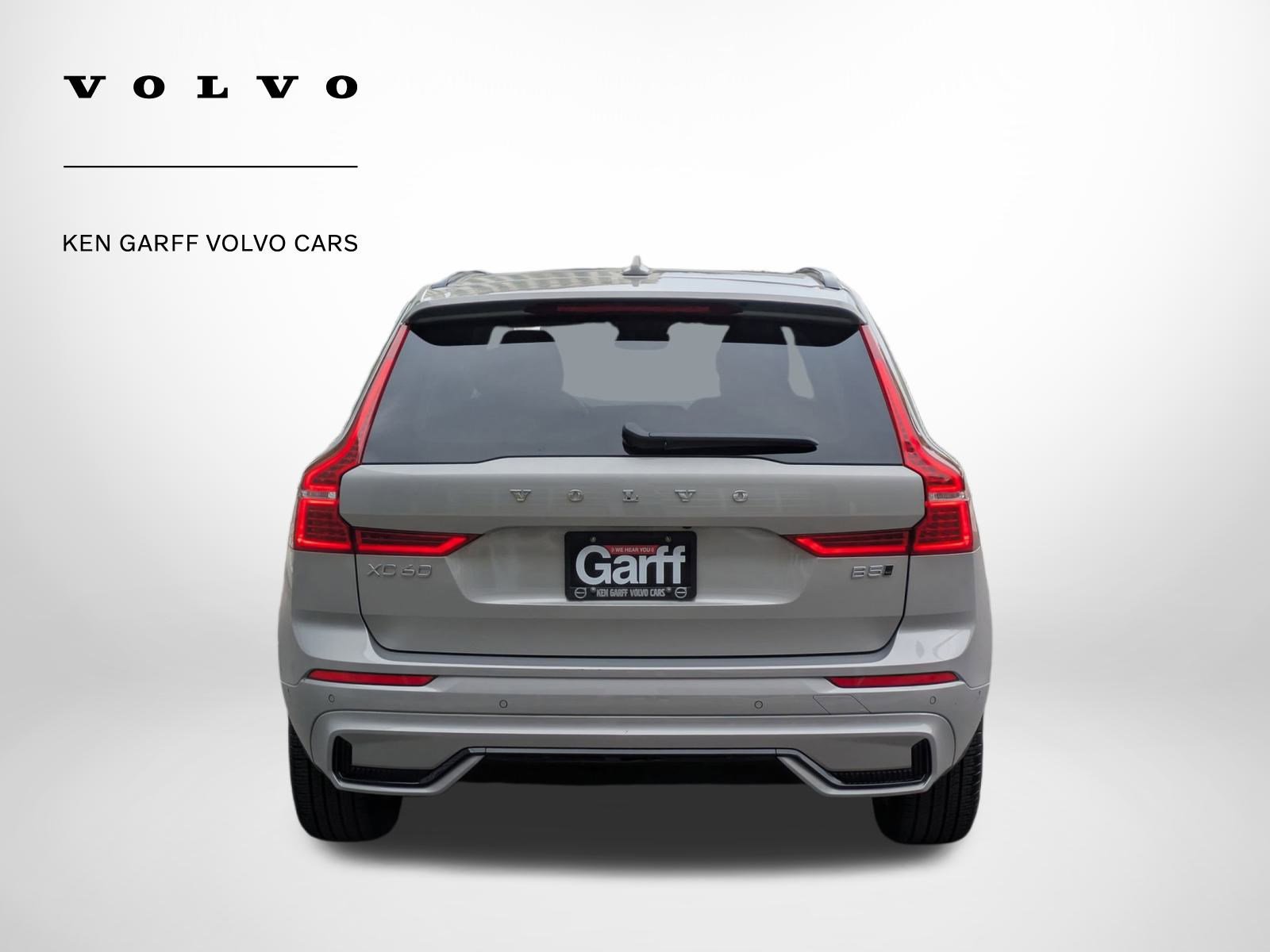 2025 Volvo XC60 Plus photo 4