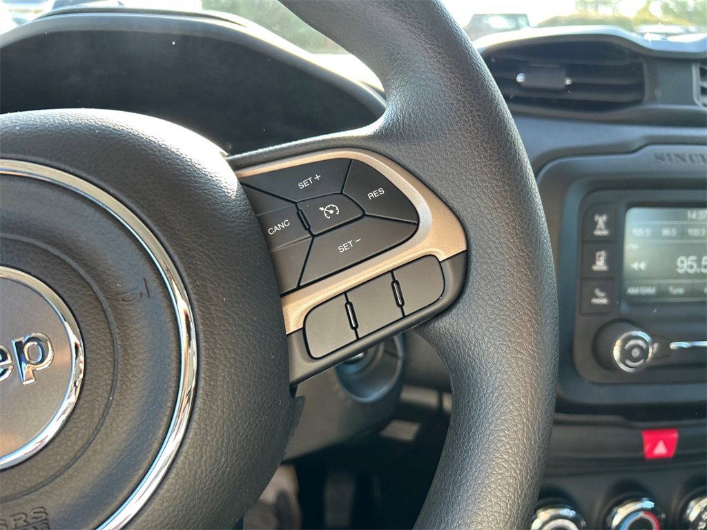 2017 Jeep Renegade Sport photo 18