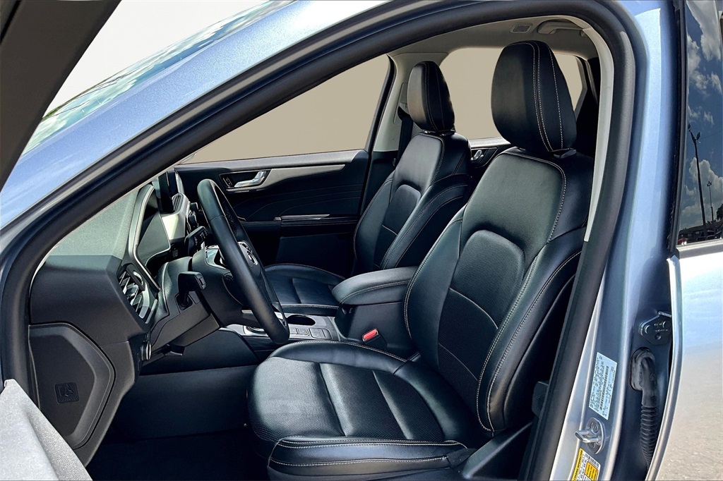 2022 Ford Escape SEL photo 25
