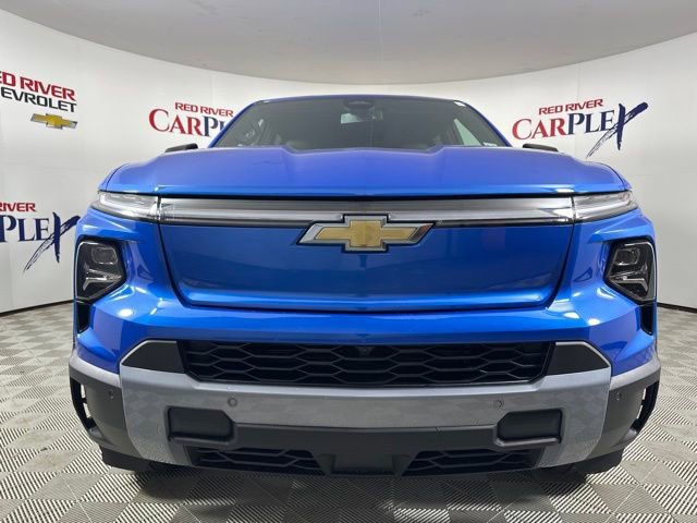 2025 Chevrolet Silverado EV LT photo 2