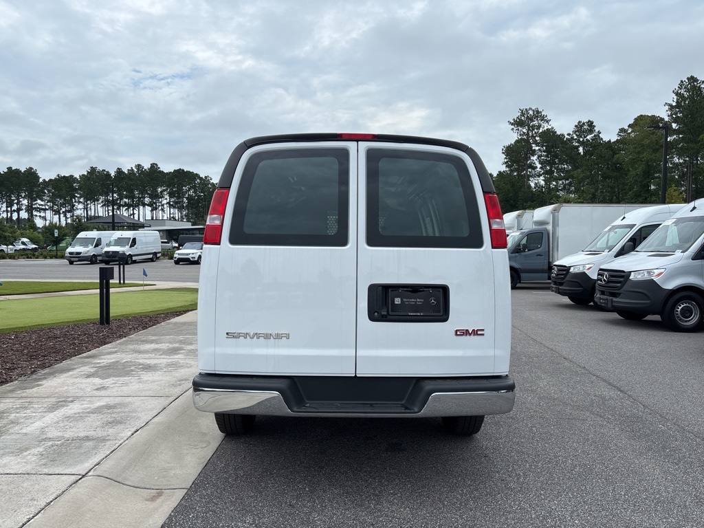 2023 Gmc Savana Cargo 2500 photo 3