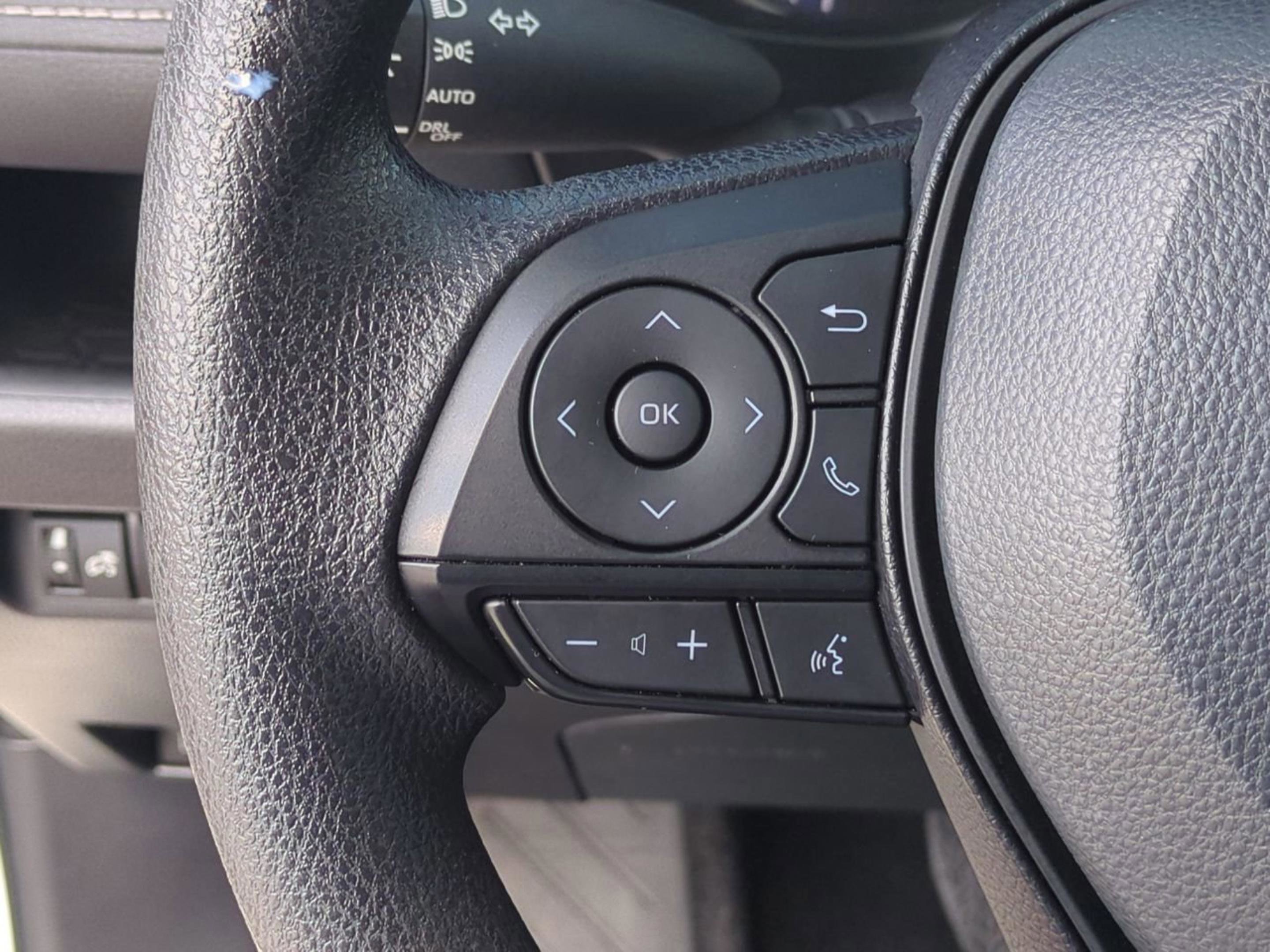 2024 Toyota RAV4 XLE photo 25