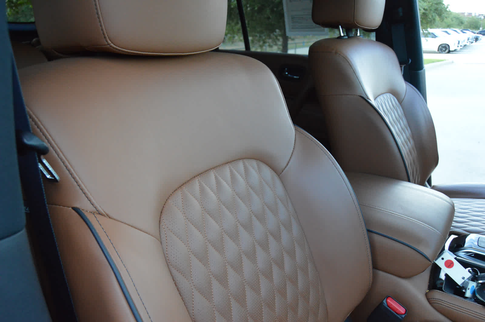 2022 Infiniti QX80 Sensory photo 8
