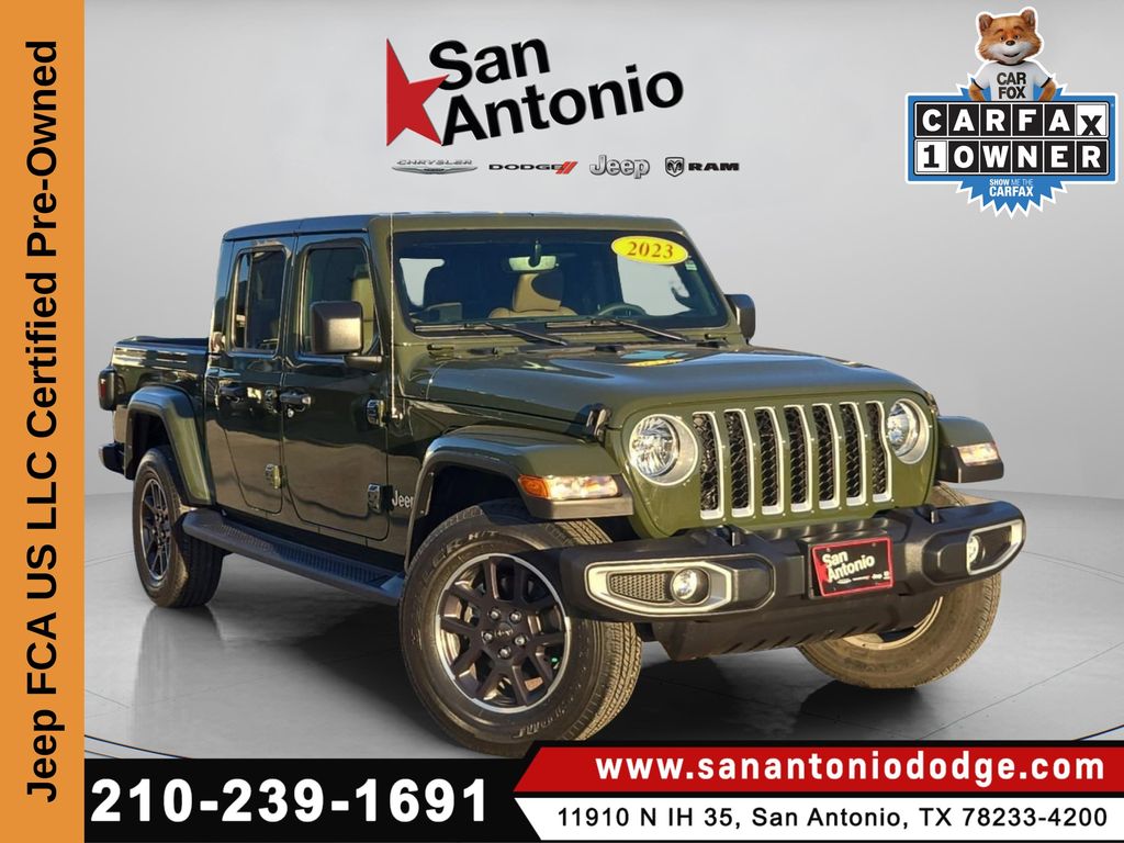 2023 Jeep Gladiator Overland's photo