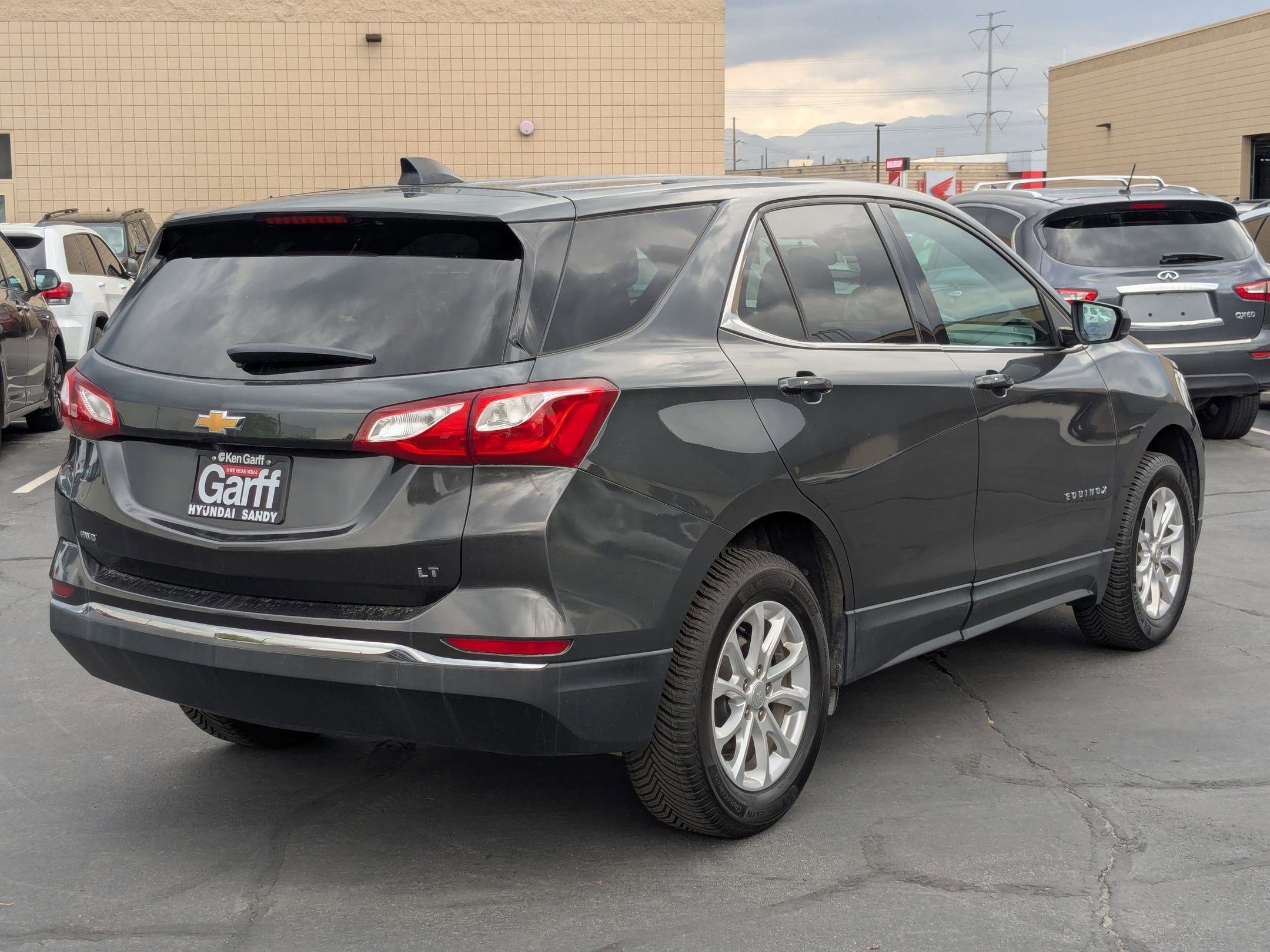 2018 Chevrolet Equinox LT photo 3