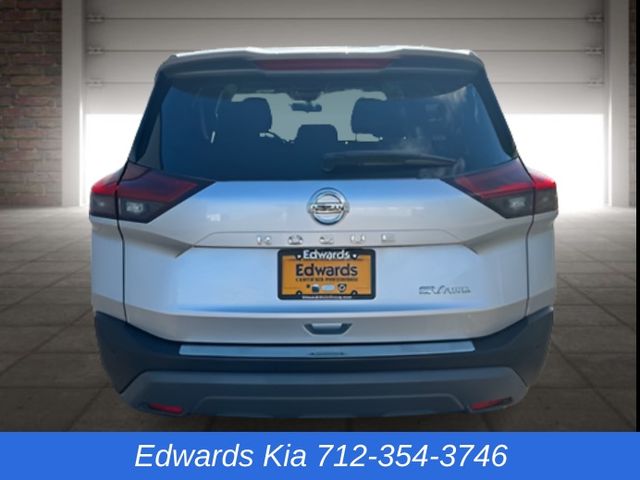 2021 Nissan Rogue SV photo 3