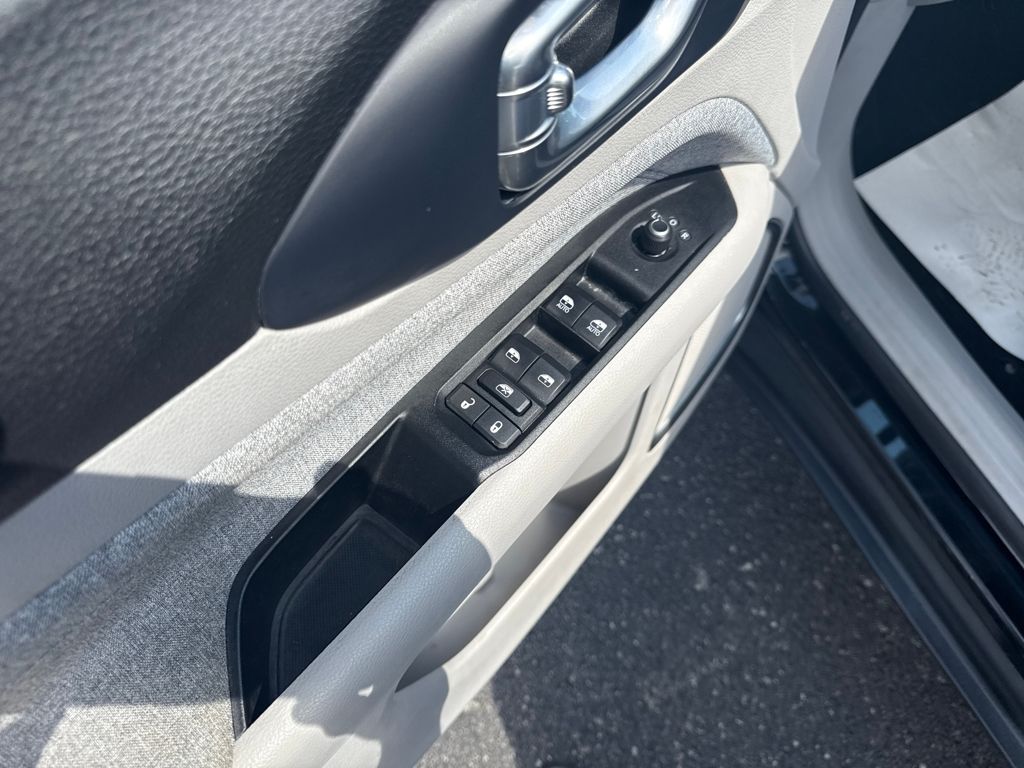 2022 Jeep Compass Latitude photo 10