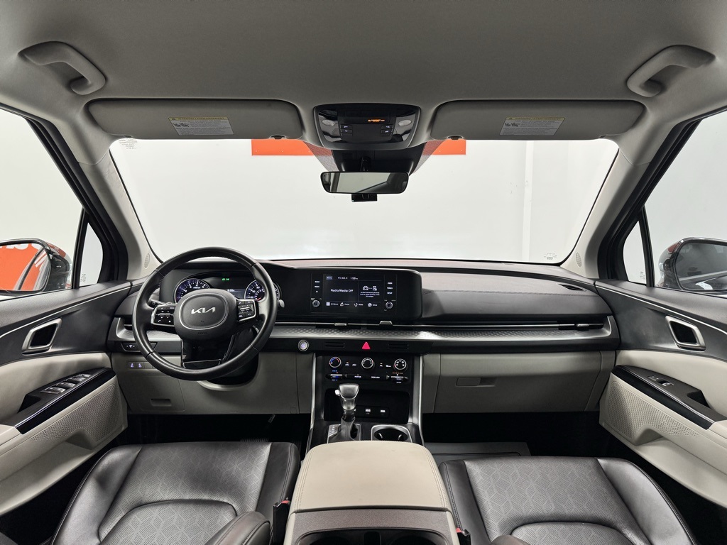 2024 Kia Carnival LX photo 12