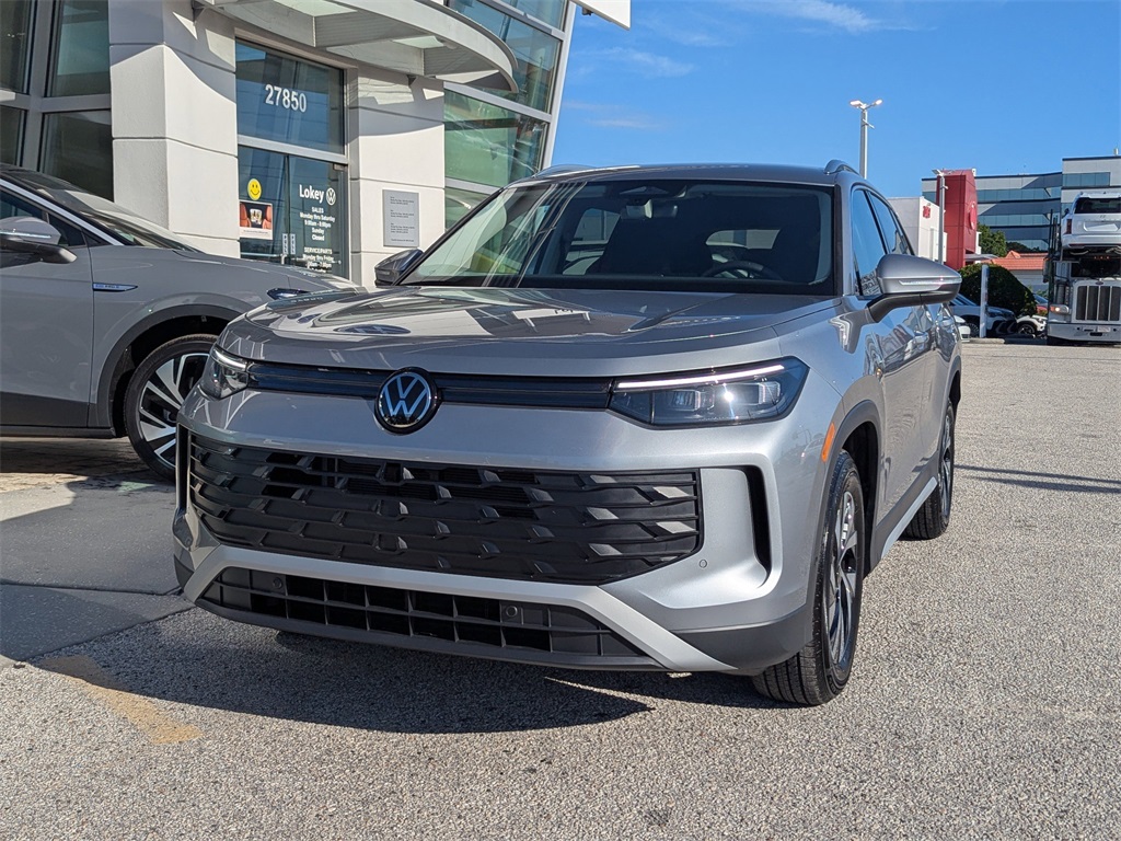2025 Volkswagen Tiguan S photo 3
