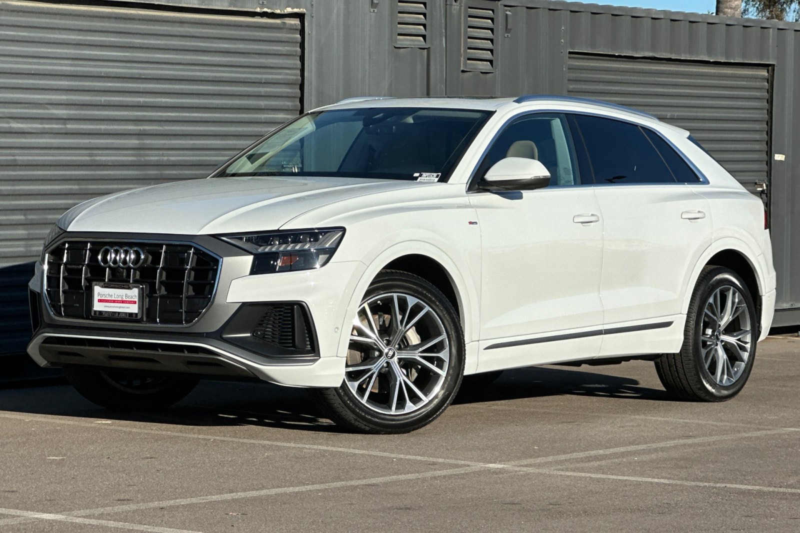 2023 Audi Q8 Premium Plus