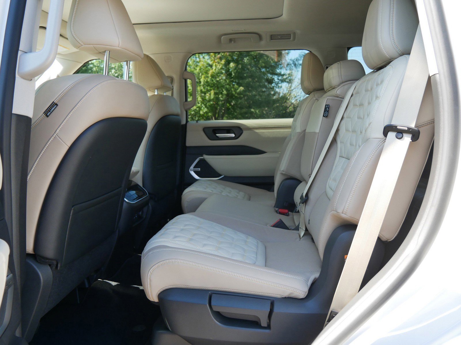 2026 Nissan Armada Platinum photo 6
