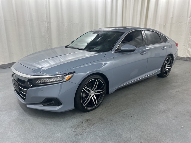 2022 Honda Accord Touring 2.0T photo 2