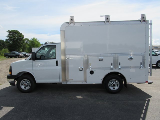 2025 Gmc Savana Cutaway 3500 photo 2