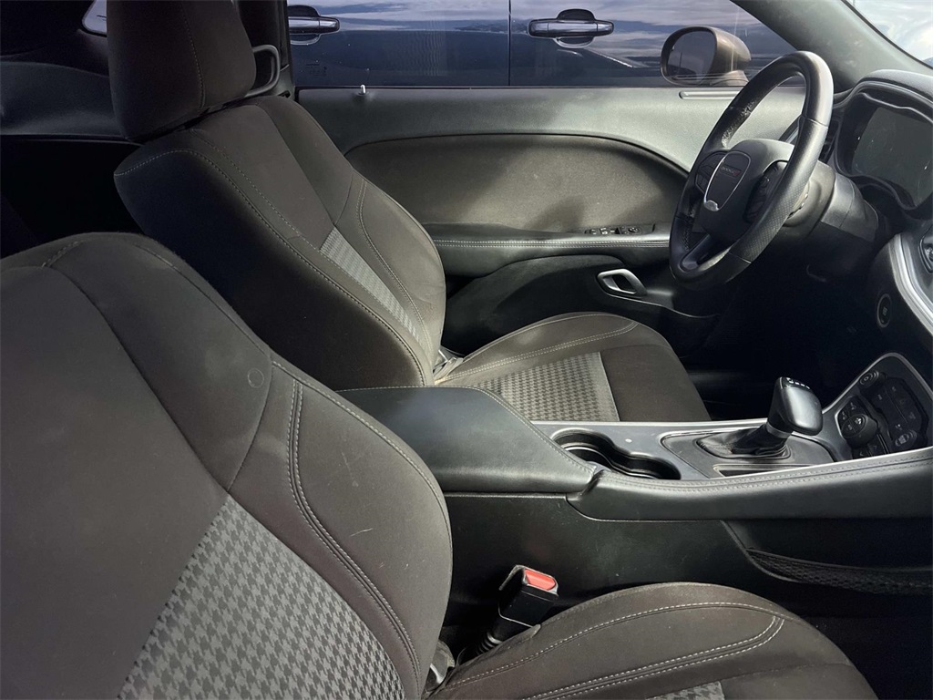 2020 Dodge Challenger SXT photo 9