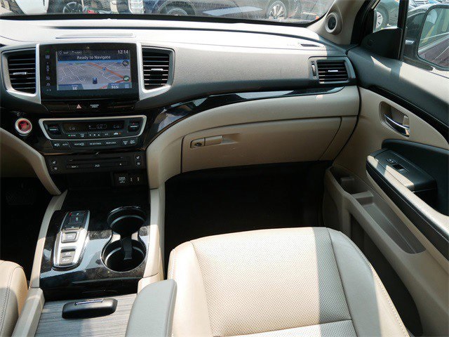 2016 Honda Pilot Elite photo 12