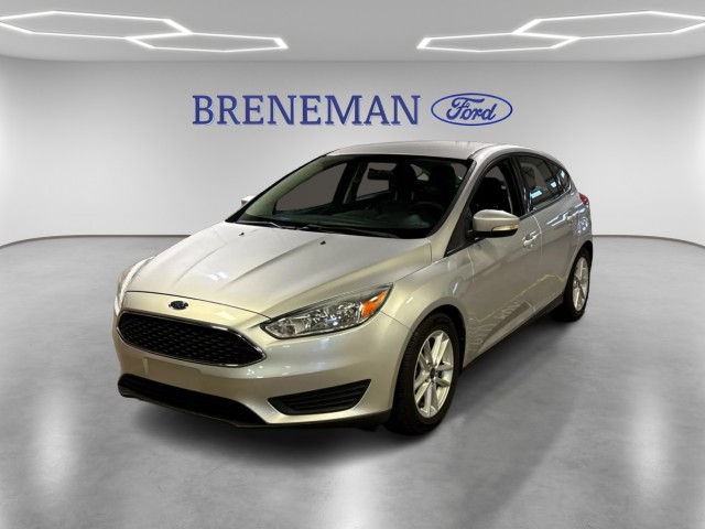 2016 Ford Focus SE's photo