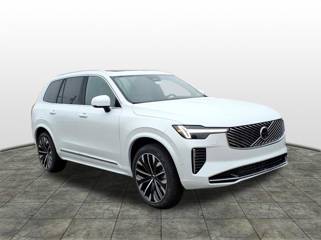 2026 Volvo XC90 Plus's photo