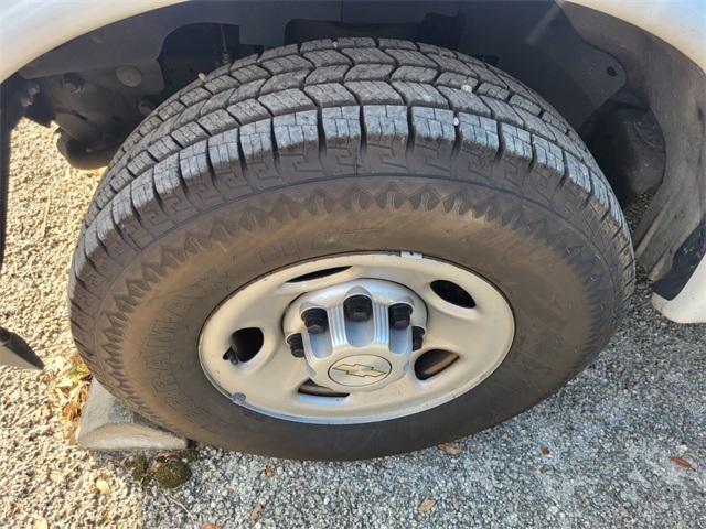 2021 Chevrolet Express 2500 Cargo Work Van photo 2