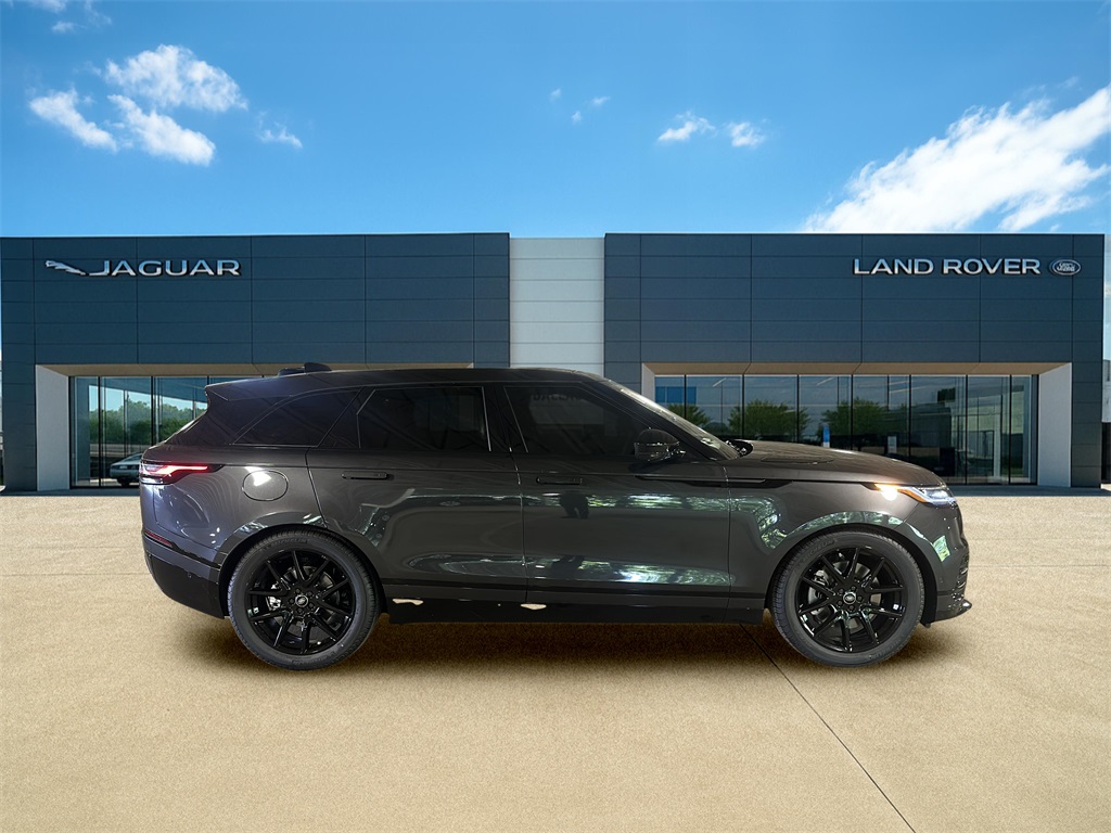 2026 Land Rover Range Rover Velar SE photo 4