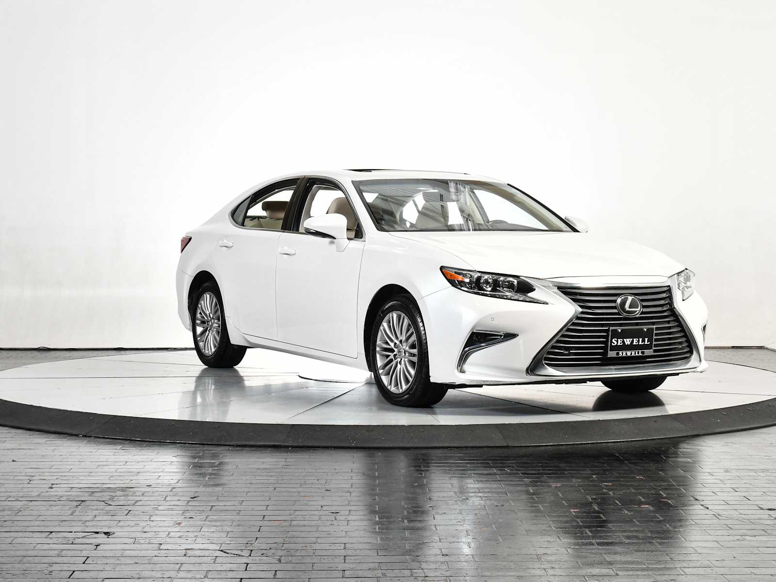 2017 Lexus ES 350 photo 6